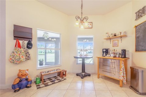 House in Polk City, Florida 5 bedrooms, 217.02 sq.m. № 2112714 - photo 9