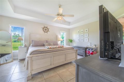 House in Polk City, Florida 5 bedrooms, 217.02 sq.m. № 2112714 - photo 14