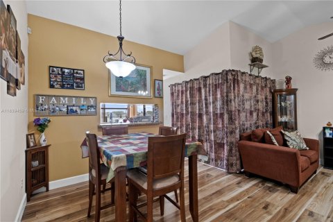 Condo in Homestead, Florida, 3 bedrooms № 1939645 - photo 9