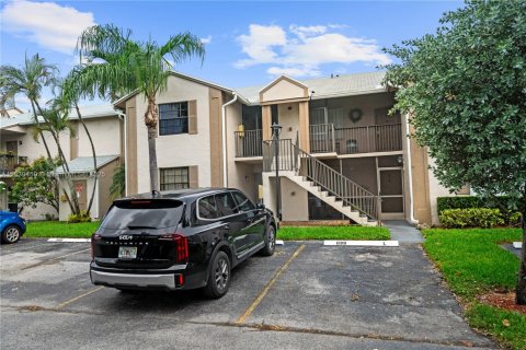 Condo in Homestead, Florida, 3 bedrooms № 1939645 - photo 1