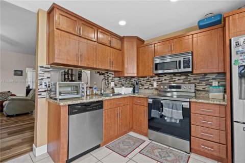 Condo in Homestead, Florida, 3 bedrooms № 1939645 - photo 15