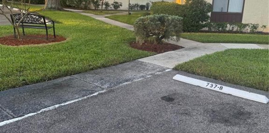 Condo in Ocala, Florida, 2 bedrooms № 2156991