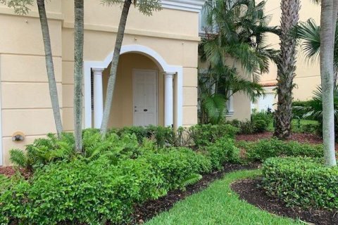 Condominio en St. Lucie, Florida, 2 dormitorios  № 2270281