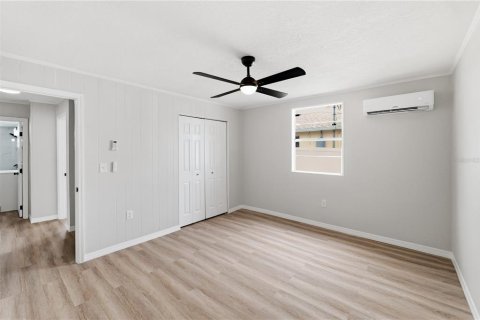 House in Tampa, Florida 3 bedrooms, 105.91 sq.m. № 2267019 - photo 27