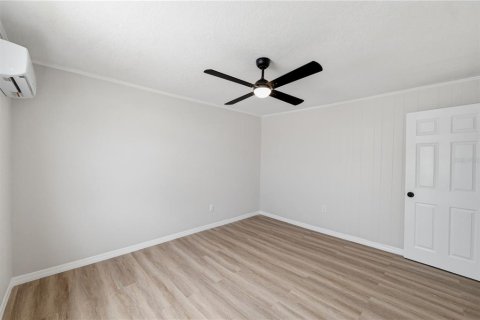 House in Tampa, Florida 3 bedrooms, 105.91 sq.m. № 2267019 - photo 26