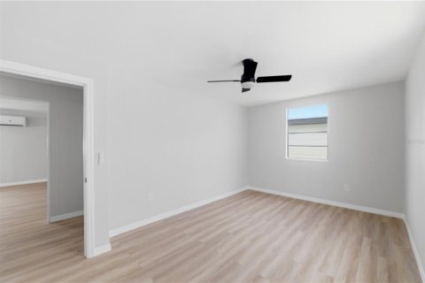 House in Tampa, Florida 3 bedrooms, 105.91 sq.m. № 2267019 - photo 24
