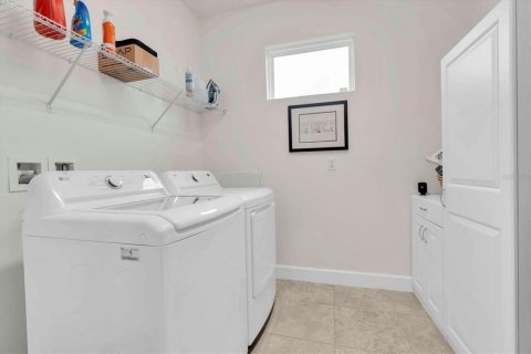 Casa en venta en Odessa, Florida, 3 dormitorios, 179.39 m2 № 2203472 - foto 24