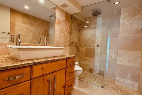 Condominio en alquiler en Miami, Florida, 1 dormitorio, 98.85 m2 № 1994616 - foto 7