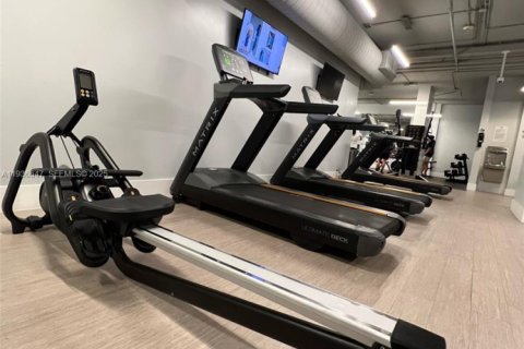 Condominio en alquiler en Miami, Florida, 1 dormitorio, 98.85 m2 № 1994616 - foto 12