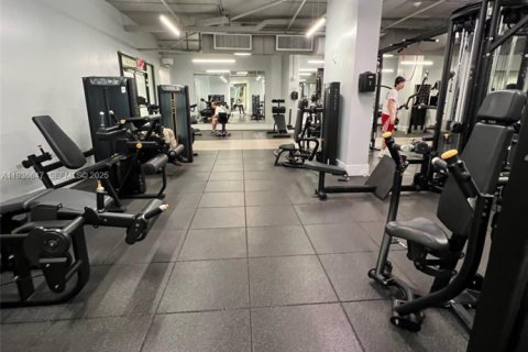 Condominio en alquiler en Miami, Florida, 1 dormitorio, 98.85 m2 № 1994616 - foto 14