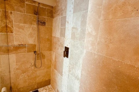 Condominio en alquiler en Miami, Florida, 1 dormitorio, 98.85 m2 № 1994616 - foto 8