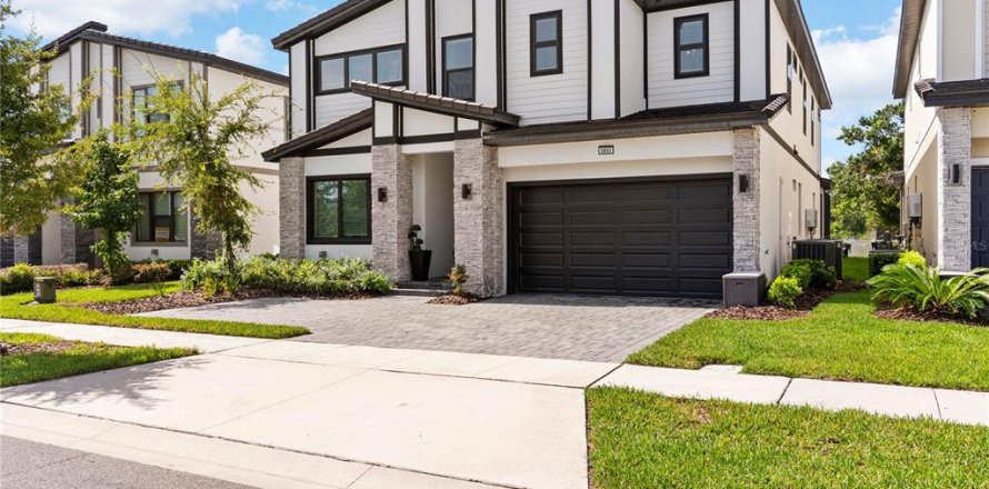 Casa en Orlando, Florida 10 dormitorios, 386.66 m2 № 2167324