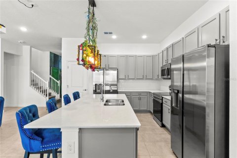 Casa en venta en Orlando, Florida, 10 dormitorios, 386.66 m2 № 2167324 - foto 5