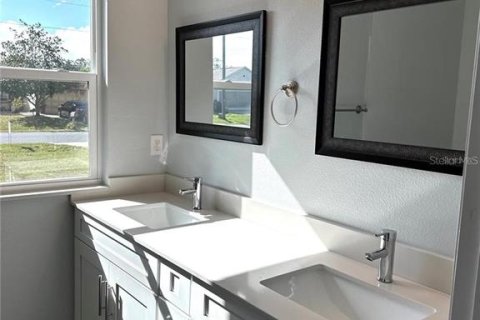 Casa en alquiler en Kissimmee, Florida, 3 dormitorios, 117.99 m2 № 1915920 - foto 4