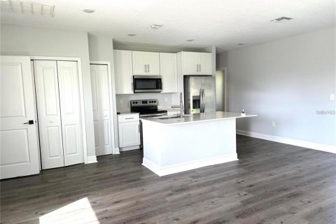 Casa en alquiler en Kissimmee, Florida, 3 dormitorios, 117.99 m2 № 1915920 - foto 2