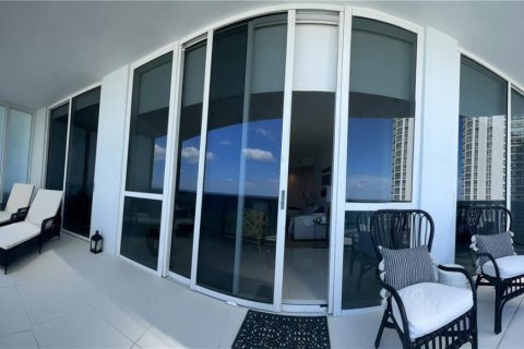 Снять в аренду кондоминиум в Санни-Айлс-Бич, Флорида 3 спальни, 179.77м2, № 1926293 - фото 25