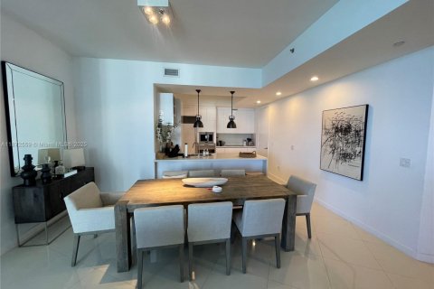 Снять в аренду кондоминиум в Санни-Айлс-Бич, Флорида 3 спальни, 179.77м2, № 1926293 - фото 3