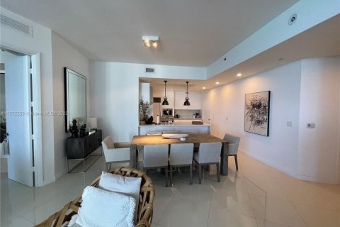 Снять в аренду кондоминиум в Санни-Айлс-Бич, Флорида 3 спальни, 179.77м2, № 1926293 - фото 4