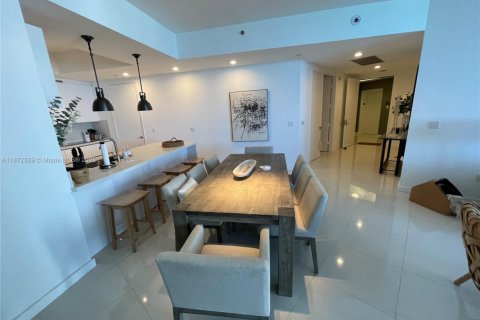 Снять в аренду кондоминиум в Санни-Айлс-Бич, Флорида 3 спальни, 179.77м2, № 1926293 - фото 2