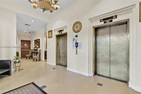 Купить кондоминиум в Майами, Флорида 2 спальни, 83.33м2, № 1697274 - фото 5