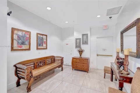 Купить кондоминиум в Майами, Флорида 2 спальни, 83.33м2, № 1697274 - фото 7