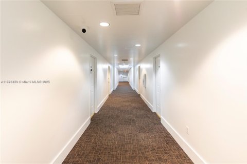 Купить кондоминиум в Майами, Флорида 2 спальни, 83.33м2, № 1697274 - фото 23