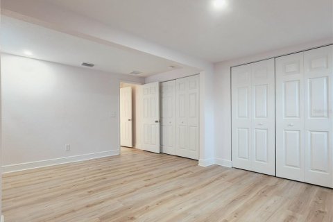 House in Tampa, Florida 4 bedrooms, 182.09 sq.m. № 2197145 - photo 17