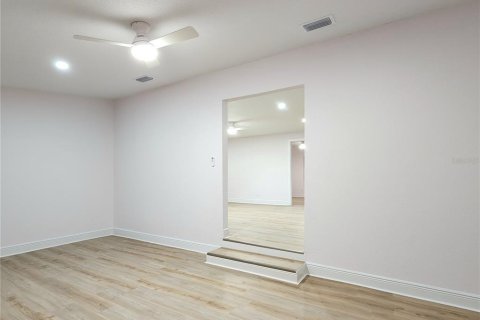 House in Tampa, Florida 4 bedrooms, 182.09 sq.m. № 2197145 - photo 6