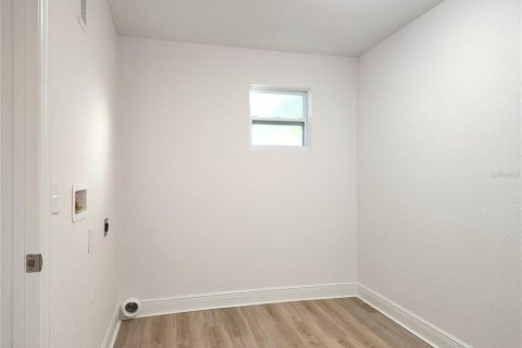 House in Tampa, Florida 4 bedrooms, 182.09 sq.m. № 2197145 - photo 14
