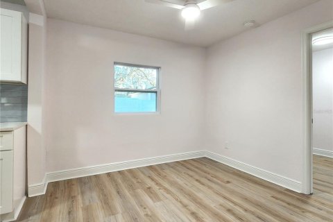 House in Tampa, Florida 4 bedrooms, 182.09 sq.m. № 2197145 - photo 12