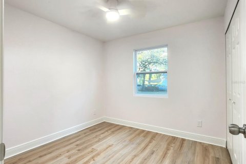 House in Tampa, Florida 4 bedrooms, 182.09 sq.m. № 2197145 - photo 28