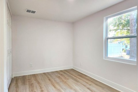 House in Tampa, Florida 4 bedrooms, 182.09 sq.m. № 2197145 - photo 25