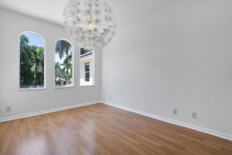 House in Weston, Florida 7 bedrooms, 341.42 sq.m. № 2253836 - photo 30