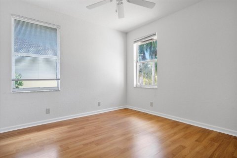 House in Weston, Florida 7 bedrooms, 341.42 sq.m. № 2253836 - photo 29
