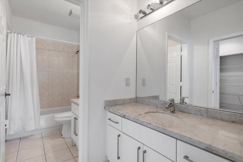 House in Weston, Florida 7 bedrooms, 341.42 sq.m. № 2253836 - photo 28