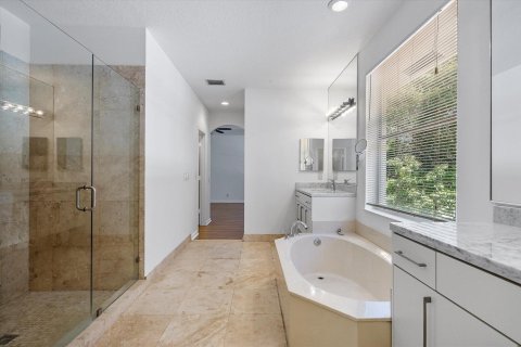 House in Weston, Florida 7 bedrooms, 341.42 sq.m. № 2253836 - photo 17