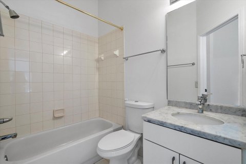 House in Weston, Florida 7 bedrooms, 341.42 sq.m. № 2253836 - photo 19