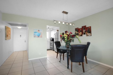 Copropriété à vendre à Lantana, Floride: 1 chambre, 74.88 m2 № 2250642 - photo 6