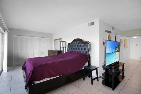 Copropriété à vendre à Lantana, Floride: 1 chambre, 74.88 m2 № 2250642 - photo 9
