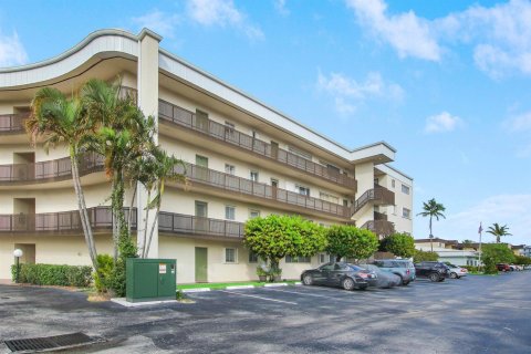 Copropriété à vendre à Lantana, Floride: 1 chambre, 74.88 m2 № 2250642 - photo 2