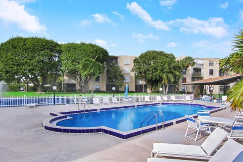 Condo in Lantana, Florida, 1 bedroom  № 2250642