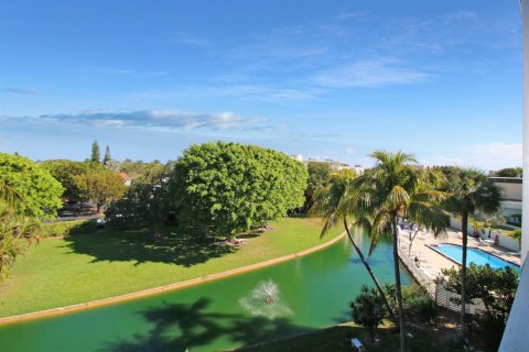Copropriété à vendre à Lantana, Floride: 1 chambre, 74.88 m2 № 2250642 - photo 3