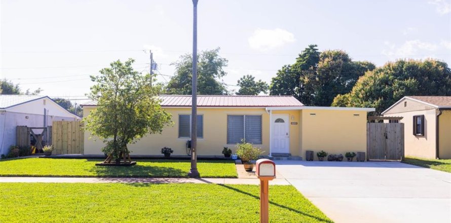 Villa ou maison à West Palm Beach, Floride 3 chambres, 104.24 m2 № 2416390