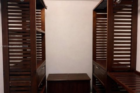 House in Pembroke Pines, Florida 3 bedrooms, 136.75 sq.m. № 2009428 - photo 8