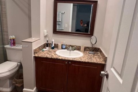 House in Pembroke Pines, Florida 3 bedrooms, 136.75 sq.m. № 2009428 - photo 14