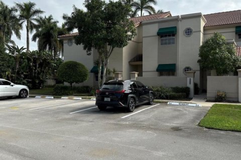Condo in Boca Raton, Florida, 2 bedrooms  № 1188629 - photo 1