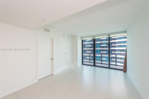 Copropriété à vendre à Miami, Floride: 2 chambres, 89.28 m2 № 2256954 - photo 2