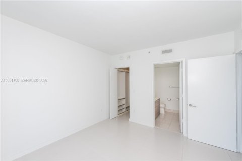 Copropriété à vendre à Miami, Floride: 2 chambres, 89.28 m2 № 2256954 - photo 15