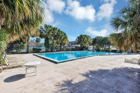 Condo in Orlando, Florida, 2 bedrooms  № 1642345 - photo 2