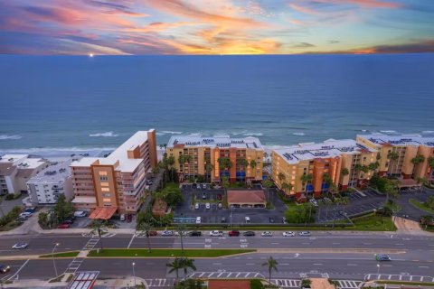 Condo in North Redington Beach, Florida, 3 bedrooms  № 1593135 - photo 1